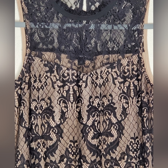 Fortune & Ivy Black Lace Overlay Top - Picture 3 of 10